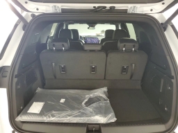 Chevrolet Traverse FWD LT 4dr 2026