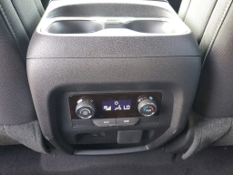 Chevrolet Traverse FWD LT 4dr 2026