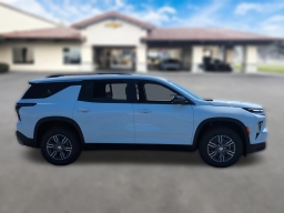 Chevrolet Traverse FWD LT 4dr 2026
