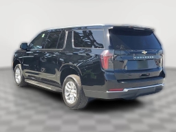 Chevrolet Suburban LS 2WD 4dr 2026