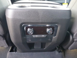 Chevrolet Suburban LS 2WD 4dr 2026