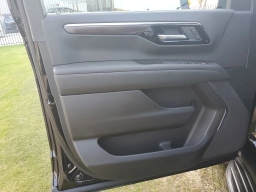 Chevrolet Suburban LS 2WD 4dr 2026