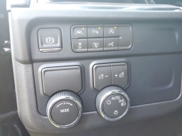 Chevrolet Suburban LS 2WD 4dr 2026