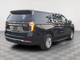 Chevrolet Suburban LT 2WD 4dr 2026