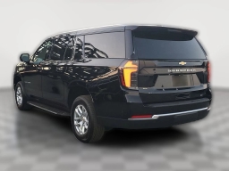 Chevrolet Suburban LT 2WD 4dr 2026