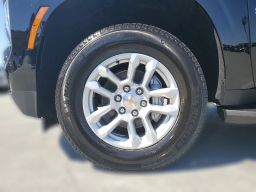 Chevrolet Suburban LT 2WD 4dr 2026