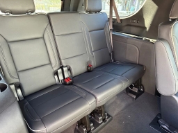 Chevrolet Suburban Premier 2WD 4dr 2026