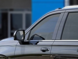 Chevrolet Suburban Premier 2WD 4dr 2026