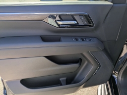 Chevrolet Suburban LS 4WD 4dr 2026