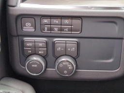 Chevrolet Suburban LS 4WD 4dr 2026