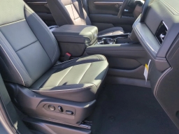 Chevrolet Suburban Premier 4WD 4dr 2026