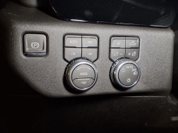 GMC Sierra 1500 SLE 4WD Double Cab 147" 2026