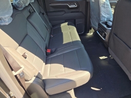 GMC Sierra 1500 SLT 4WD Crew Cab 157" 2026