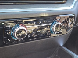 GMC Sierra 1500 SLT 4WD Crew Cab 157" 2026