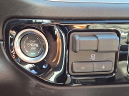 GMC Sierra 1500 SLT 4WD Crew Cab 157" 2026