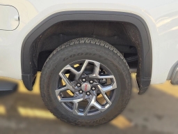 GMC Sierra 1500 SLT 4WD Crew Cab 147" 2025