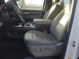 GMC Sierra 1500 SLT 4WD Crew Cab 147" 2025