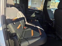 GMC Sierra 1500 AT4 4WD Crew Cab 147" 2026