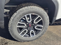 GMC Sierra 1500 AT4 4WD Crew Cab 147" 2026