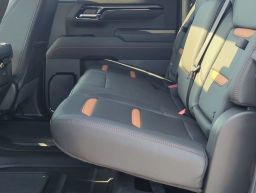 GMC Sierra 1500 AT4 4WD Crew Cab 147" 2025