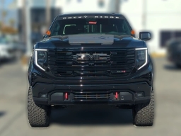 GMC Sierra 1500 AT4 4WD Crew Cab 147" 2025