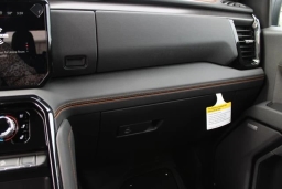 GMC Sierra 1500 AT4 4WD Crew Cab 147" 2026