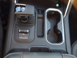 GMC Sierra 1500 Denali 4WD Crew Cab 147" 2026