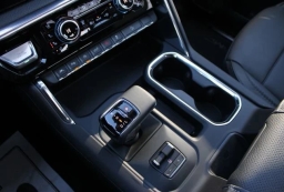 GMC Sierra 1500 Denali 4WD Crew Cab 147" 2026