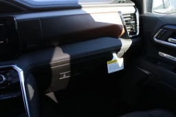 GMC Sierra 1500 Denali 4WD Crew Cab 147" 2026