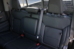 GMC Sierra 1500 Denali 4WD Crew Cab 147" 2026