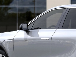 Cadillac LYRIQ Luxury 4dr 2026