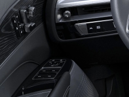 Cadillac LYRIQ Luxury 4dr 2026