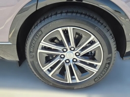 Cadillac LYRIQ Luxury 4dr 2026