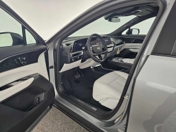 Cadillac LYRIQ Luxury 4dr 2026