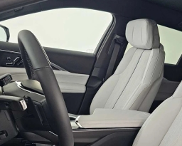 Cadillac LYRIQ Luxury 4dr 2026