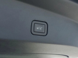 Cadillac LYRIQ Luxury 4dr 2026