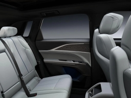 Cadillac LYRIQ Luxury 4dr 2026