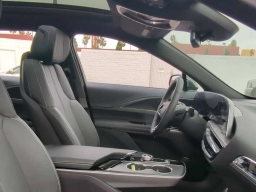 Cadillac LYRIQ 4dr Luxury w/1SC 2025