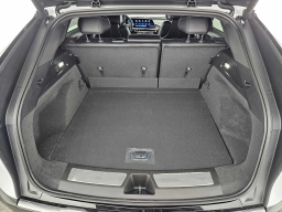 Cadillac LYRIQ Luxury 4dr 2026