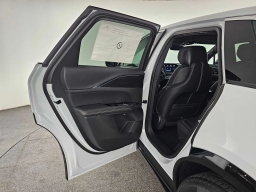 Cadillac LYRIQ Luxury 4dr 2026