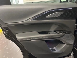 Cadillac LYRIQ Signature Luxury 4dr 2026