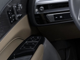 Cadillac LYRIQ Signature Luxury 4dr 2026