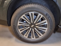 Cadillac Escalade IQL Luxury AWD 4dr 2026