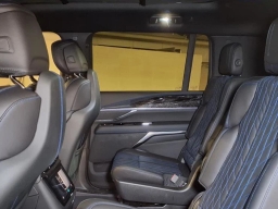 Cadillac Escalade IQL Luxury AWD 4dr 2026