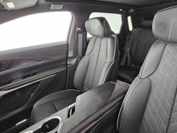 Cadillac LYRIQ LYRIQ-V Premium 4dr 2026