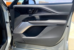 Cadillac LYRIQ LYRIQ-V Premium 4dr 2026