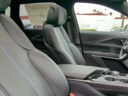 Cadillac LYRIQ 4dr LYRIQ-V 2026