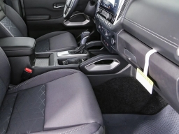 Nissan Frontier SV Crew Cab 4x2 2025