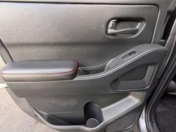 Nissan Frontier PRO-X Crew Cab 4x2 2026