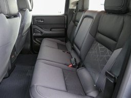 Nissan Frontier SV Crew Cab 4x2 2025